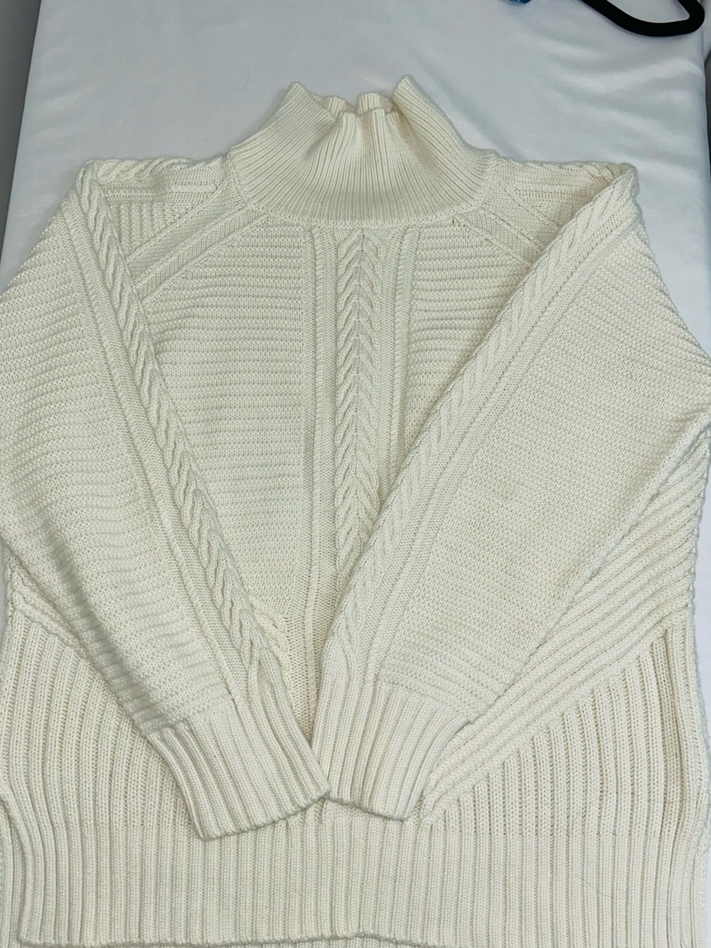 Banana Republic Cream Ivory Cable Turtleneck Sweater large